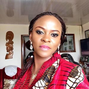 Meet your Posher, Lorraine